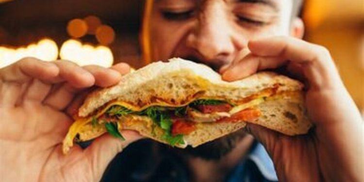 بدن به این غذا‌ها به عنوان یک بیگانه و دشمن نگاه می‌کند