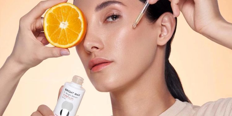 هفت منبع شگفت‌انگیز ویتامین C فراتر از پرتقال و لیمو