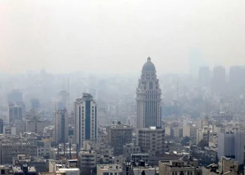 وضعیت نارنجی هوای پایتخت / شاخص آلودگی هوای تهران امروز چهارشنبه ۸ بهمن / هشدار سلامتی برای گروه‌های حساس