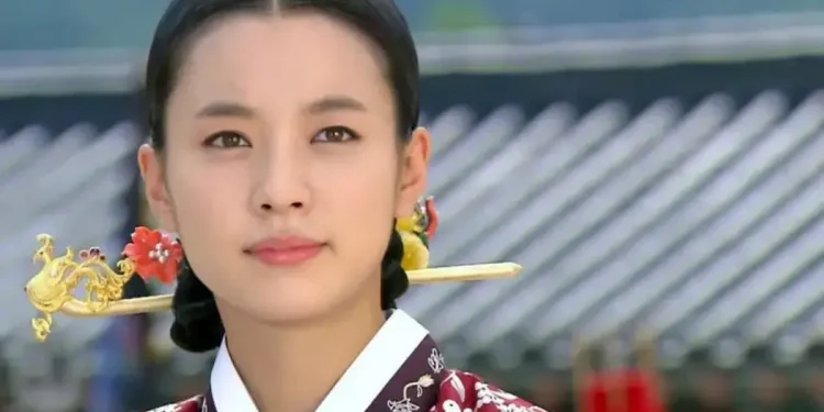 عکس داغ ولنتاین؛ تصویر متفاوت بازیگر دونگ‌یی خبرساز شد / بازیگر زیبای دونگ‌یی در روز ولنتاین با استایل خاص و جذاب + تصاویر ویژه / ولنتاین متفاوت؛ قاب جذاب و خاص بازیگر دونگ‌یی که همه را شگفت‌زده کرد