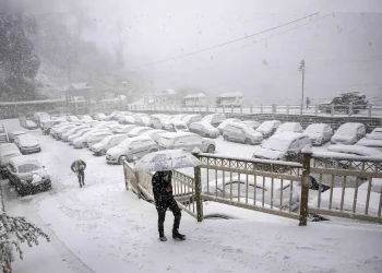 کاهش محسوس دما و بارش برف و باران در تهران؛ هشدار هواشناسی