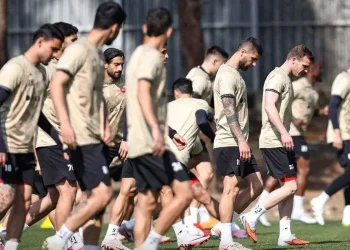 تقویم پرسپولیس خالی‌تر از همیشه / فقط ۱۸۰ دقیقه تا پایان سال نحس برای سرخ‌ها باقی مانده / چالش‌ها و فشارهای فینالی برای کادرفنی و بازیکنان