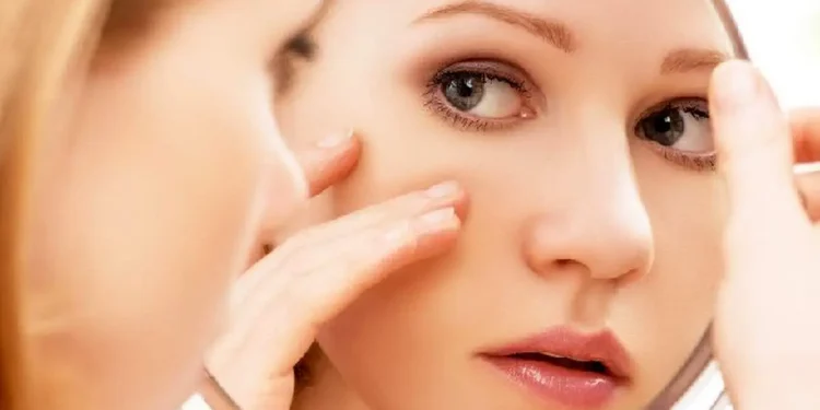 خوراکیهای معجزهآسا برای پوست جوان و شاداب؛ چه مواد غذایی را حتماً بخورید / راز داغ سلامت پوست؛ مواد غذایی که پوست شما را تا سالها جوان نگه میدارند / شادابی و جوانی پوست با این خوراکیها؛ تغذیهای که همه را شگفتزده میکند